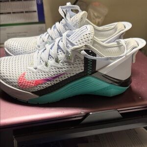 Nike Women’s White Training Shoes with Teal Midsole and Pink Swoosh